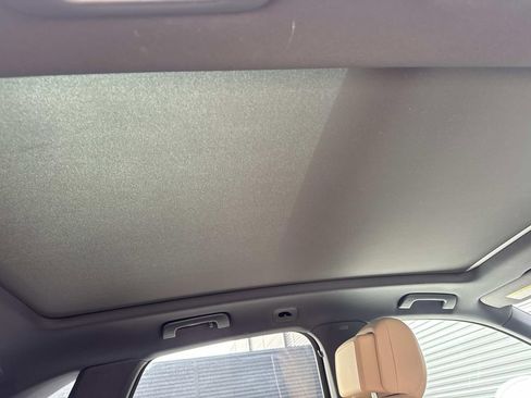 Used 2022 Porsche Cayenne Platinum Edition image 14