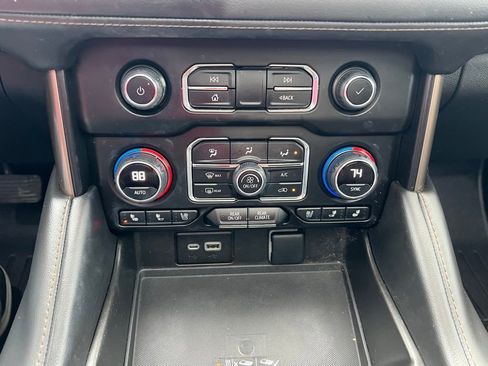 Used 2023 Chevrolet Suburban High Country w/ Premium Package 2 image 39