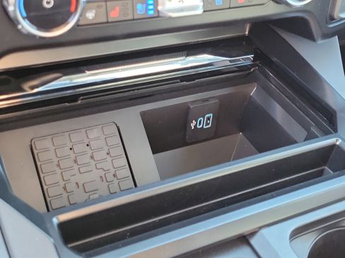 New 2026 Ford F250 Lariat w/ Black Appearance Package image 32