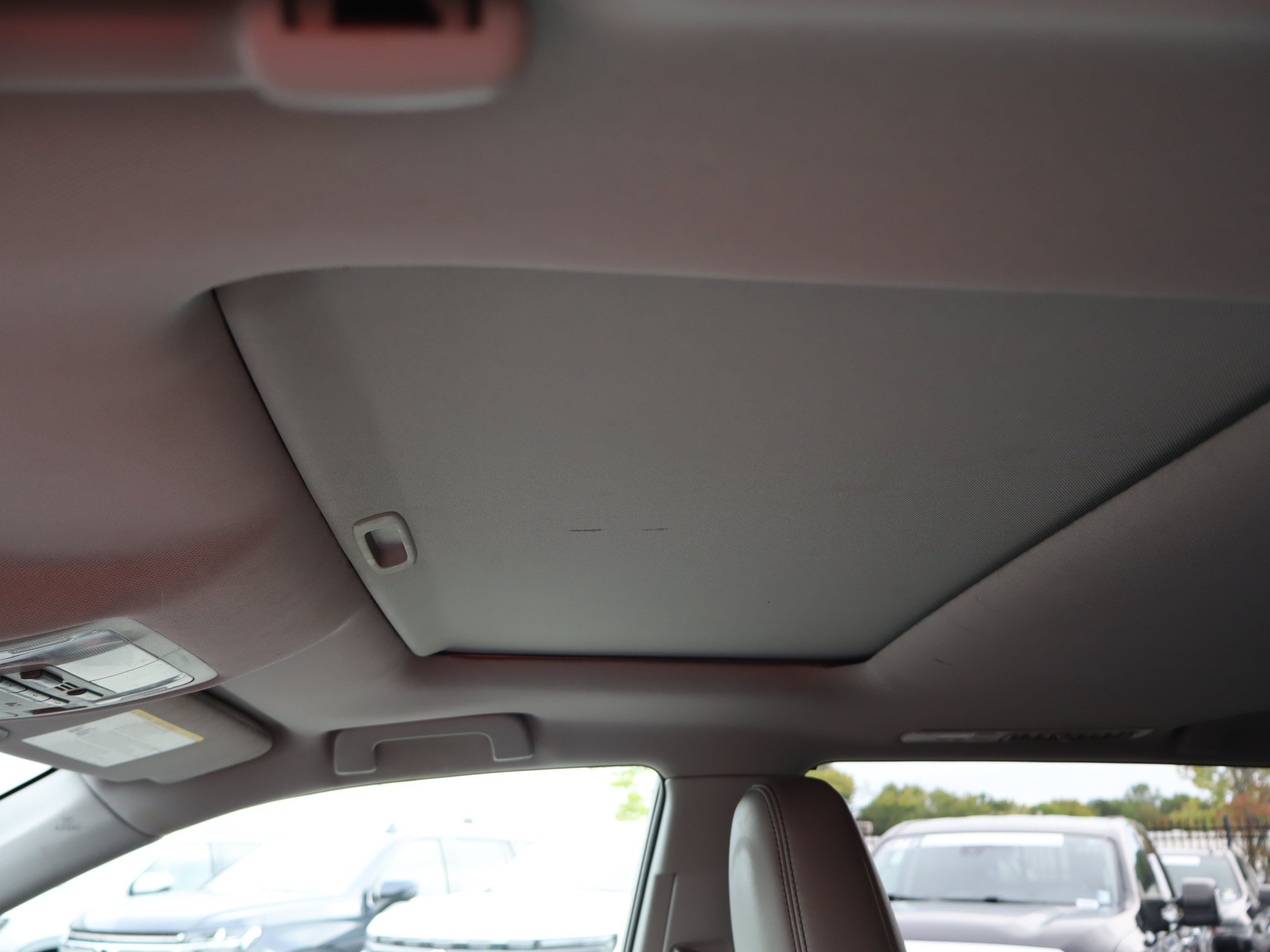Used 2019 Toyota Highlander XLE FWD image 19