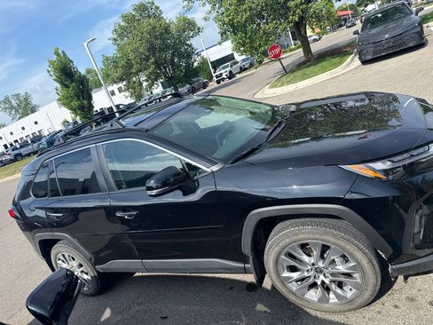 Used 2025 Toyota RAV4 Limited AWD/4WD image 4