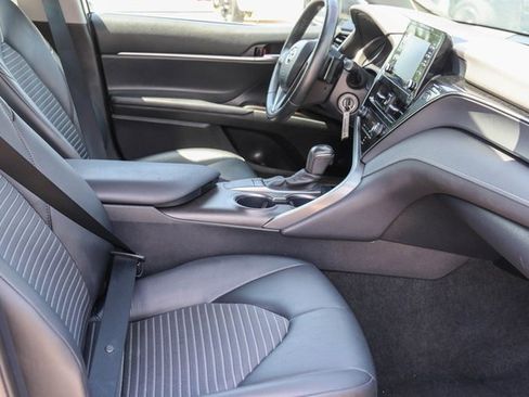 Used 2023 Toyota Camry SE image 13