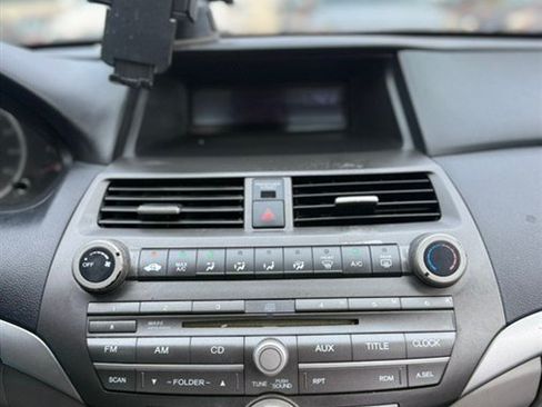 Used 2011 Honda Accord LX-P image 19