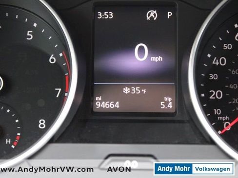 Used 2019 Volkswagen Tiguan SE image 36