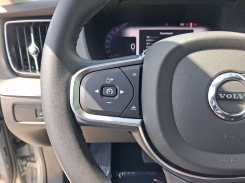 Used 2024 Volvo XC60 B5 Core AWD/4WD image 19