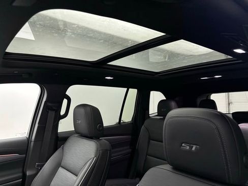 New 2026 Buick Enclave Sport Touring w/ Power Package image 4