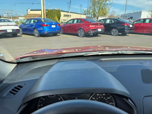 Used 2025 Nissan Altima 2.5 SV image 34