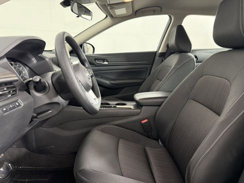 Used 2025 Nissan Altima 2.5 SV image 14
