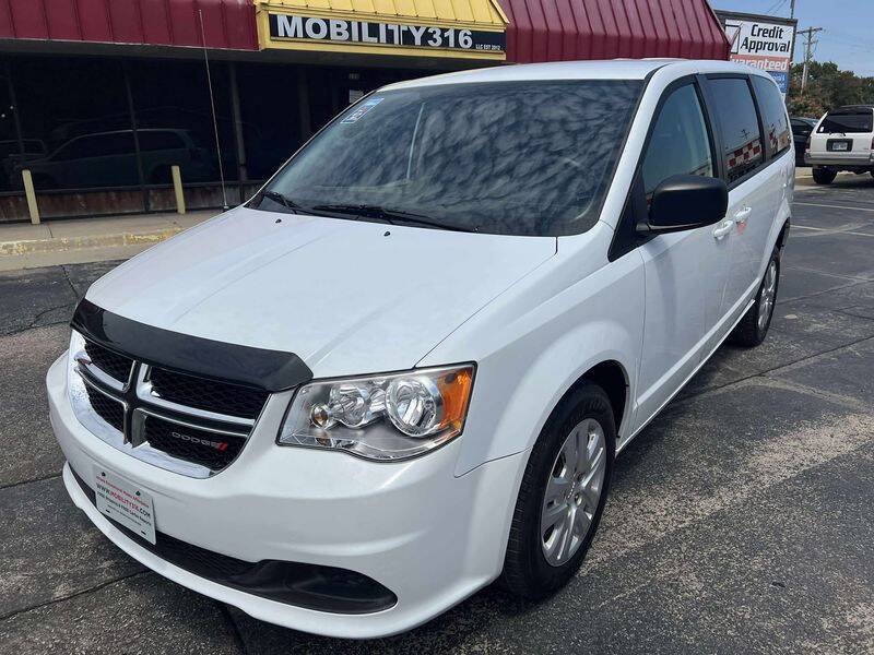 Used 2018 Dodge Grand Caravan SE FWD image 6