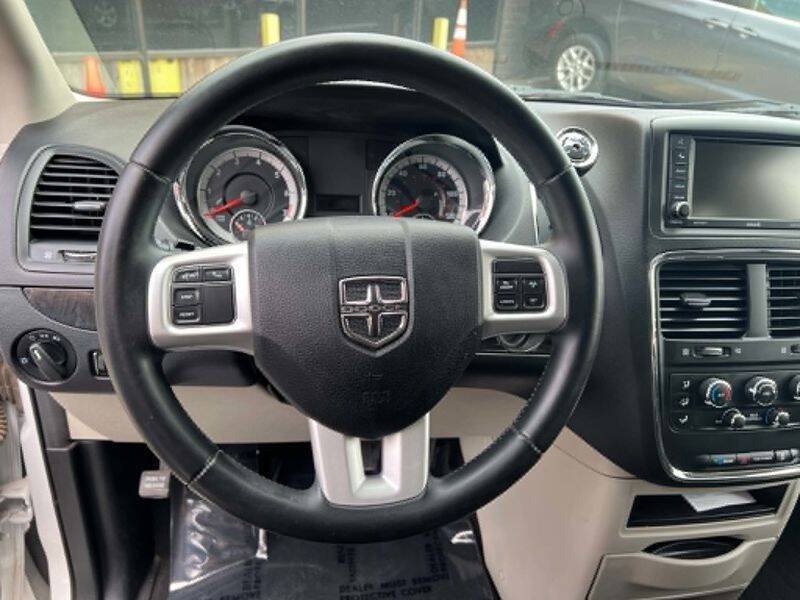 Used 2017 Dodge Grand Caravan SE w/ Power Window Group FWD image 21