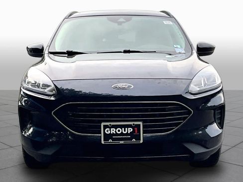 Used 2021 Ford Escape SE w/ SE Sport Appearance Package AWD/4WD image 4