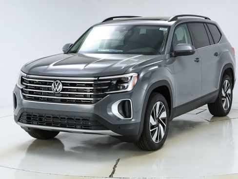 New 2026 Volkswagen Atlas SE FWD image 1