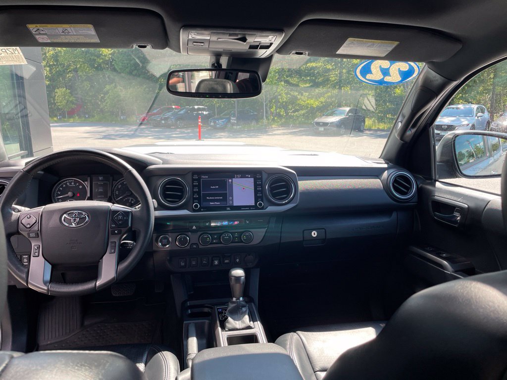 Used 2022 Toyota Tacoma TRD Sport w/ TRD Premium Sport Package AWD/4WD image 8