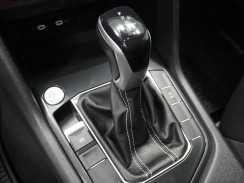 Used 2022 Volkswagen Tiguan SE AWD/4WD image 20
