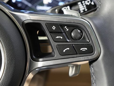 Certified 2022 Porsche Cayenne w/ Premium Package image 25