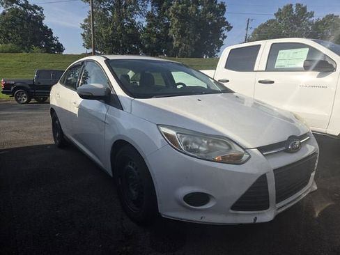 Used 2013 Ford Focus SE w/ Super Fuel Economy (SFE) Pkg FWD image 1