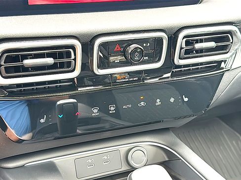 New 2026 Nissan Sentra SV w/ SV Convenience Package FWD image 24