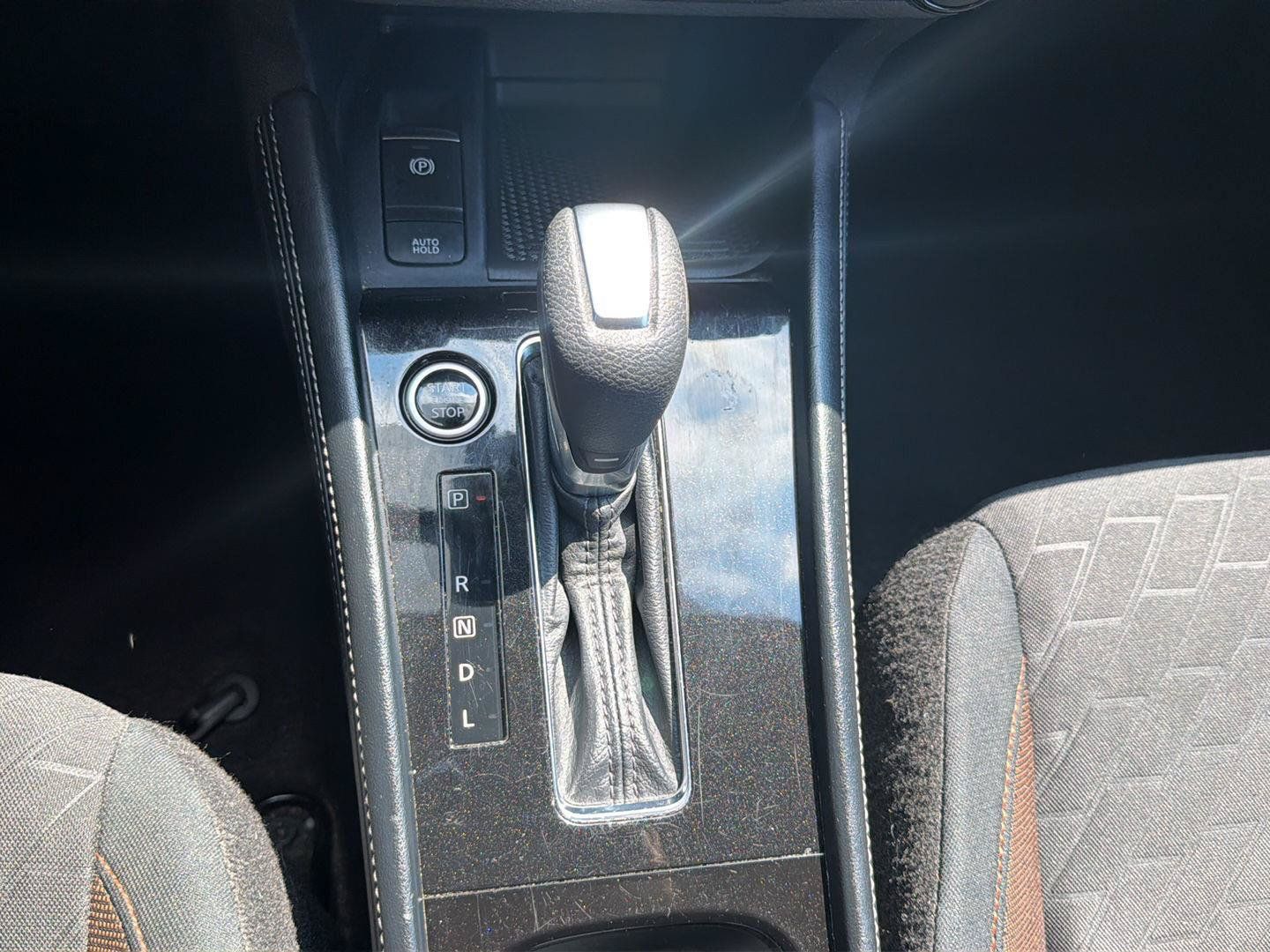 Used 2024 Nissan Kicks SR FWD image 13