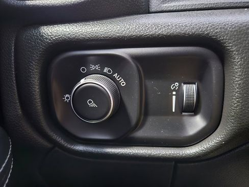 Used 2021 RAM 2500 Big Horn image 22