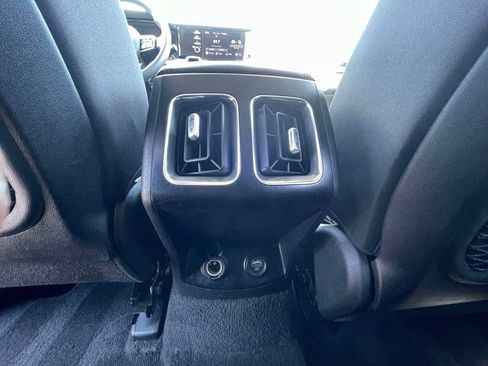 Used 2023 Kia Sorento LX FWD image 12