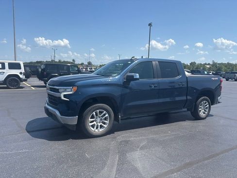 Used 2023 Chevrolet Silverado 1500 LT AWD/4WD image 3