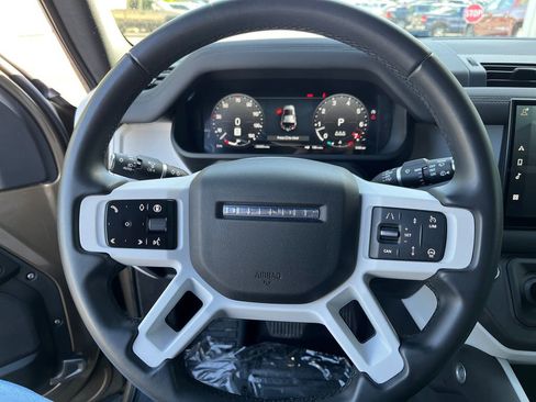 Used 2025 Land Rover Defender 110 S AWD/4WD image 15