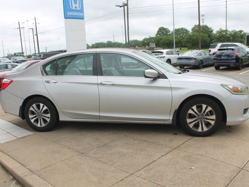 Used 2015 Honda Accord LX image 3