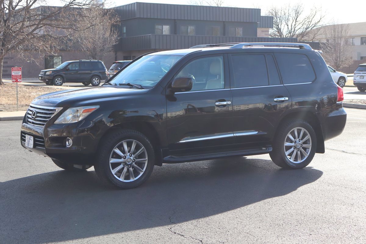 Used 2011 Lexus LX 570 4WD w/ Luxury Pkg image 10