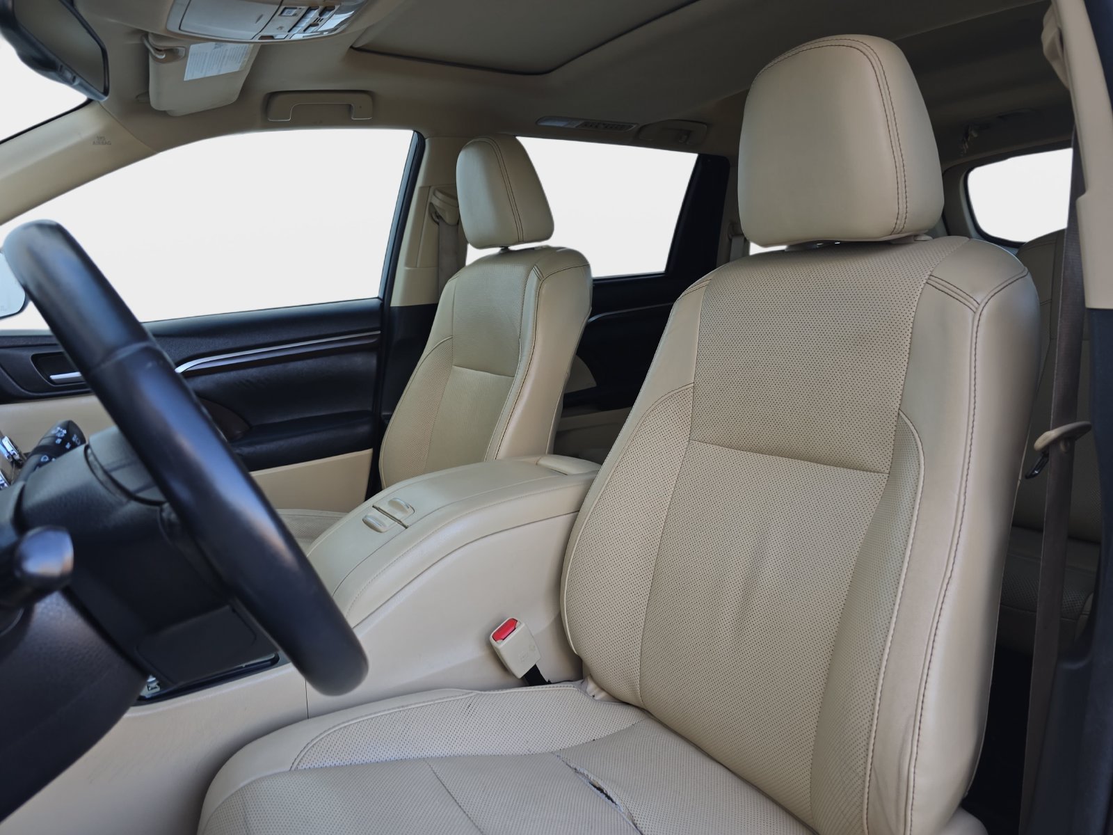 Used 2015 Toyota Highlander Limited w/ Driver Technology Package AWD/4WD image 18