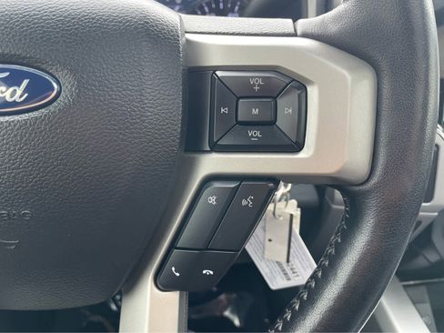 Used 2022 Ford F250 Lariat w/ Black Appearance Package image 19