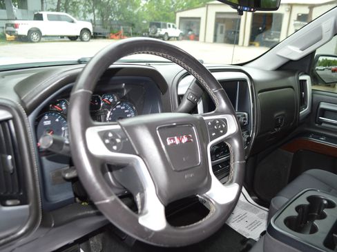 Used 2018 GMC Sierra 1500 SLE AWD/4WD image 19