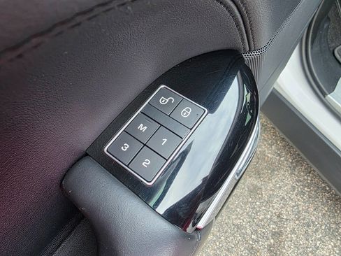 Used 2016 Land Rover Range Rover HSE image 13