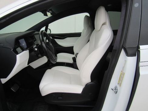 Used 2018 Tesla Model X 100D image 7