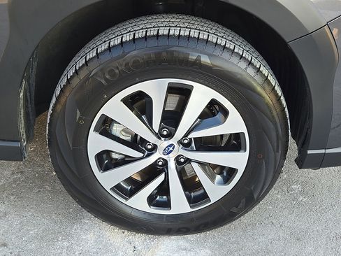 Used 2024 Subaru Outback Premium image 8