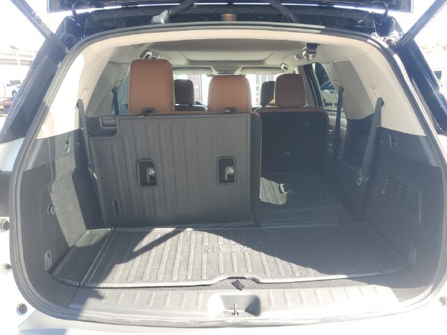 Used 2024 Nissan Pathfinder Platinum AWD/4WD image 6
