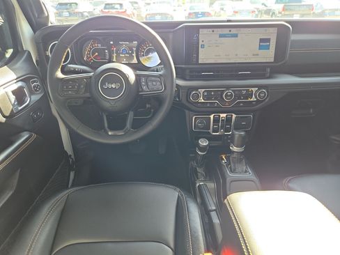 Used 2024 Jeep Gladiator Sport AWD/4WD image 29