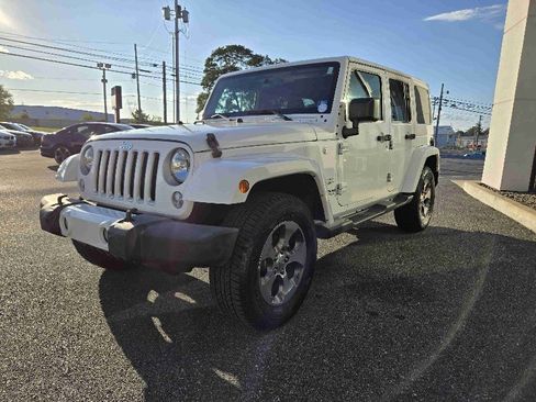 Used 2016 Jeep Wrangler Unlimited Sahara w/ Max Tow Package image 7