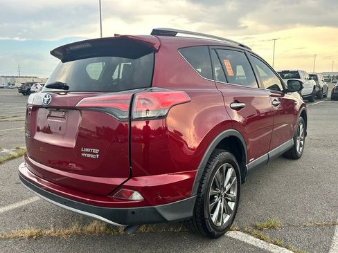 Used 2018 Toyota RAV4 Limited AWD/4WD image 4