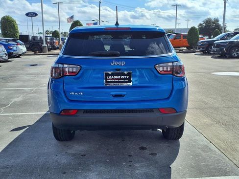 Used 2023 Jeep Compass Sport image 6