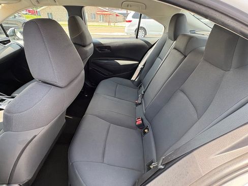 Used 2022 Toyota Corolla LE FWD image 12