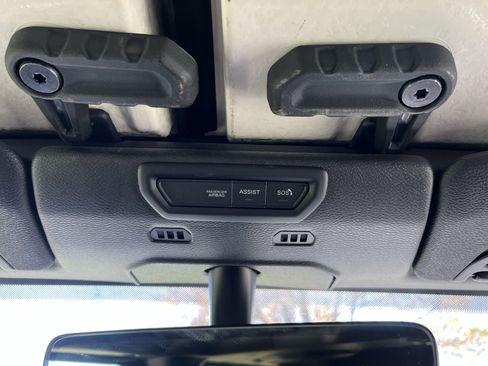 Used 2023 Jeep Gladiator Overland image 28