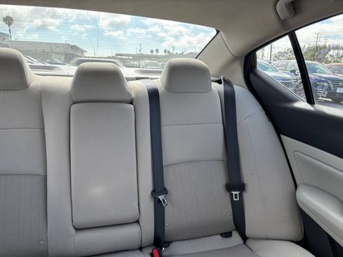 Used 2025 Nissan Altima 2.5 SV FWD image 38