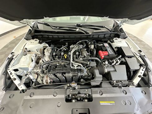 Used 2022 Nissan Altima 2.5 SV w/ SV Premium Package image 34