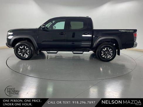 Used 2022 Toyota Tacoma TRD Off-Road image 9