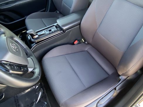 Certified 2025 Toyota Prius LE image 27