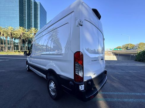 Used 2024 Ford Transit 250 148 High Roof AWD image 3