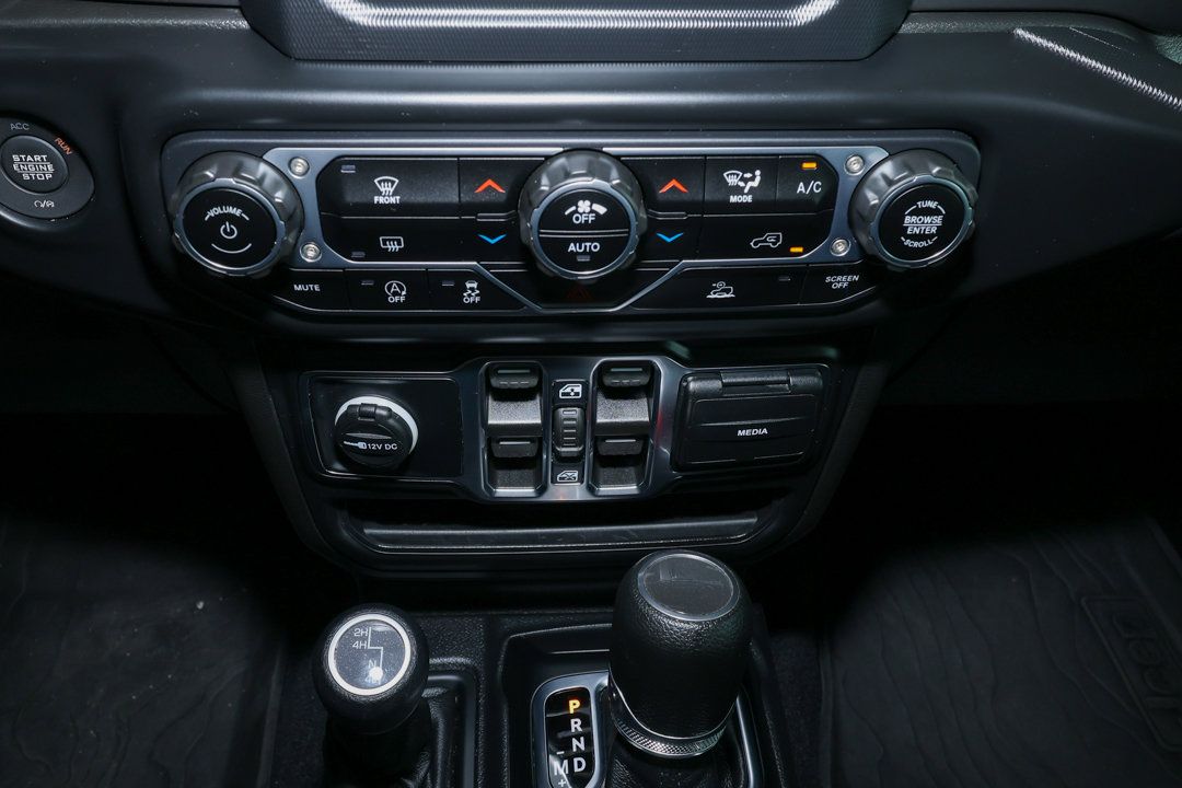 Used 2023 Jeep Gladiator Sport AWD/4WD image 15