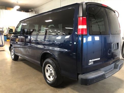 Used 2006 Chevrolet Express 1500 Passenger image 3