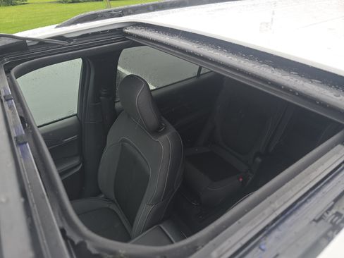 Used 2025 Jeep Grand Cherokee L Laredo w/ Luxury Tech Group I image 2