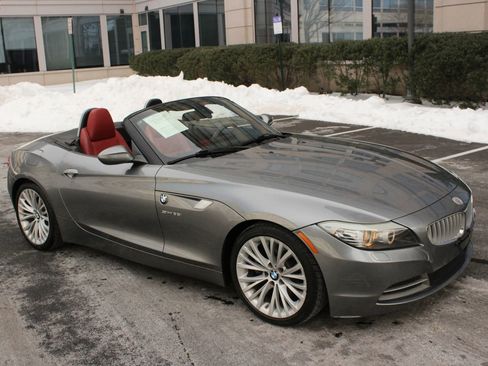 Used 2011 BMW Z4 sDrive35i image 3
